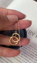 Load and play video in Gallery viewer, Minimalized 14K Yellow Gold Infinity Threader Earrings
