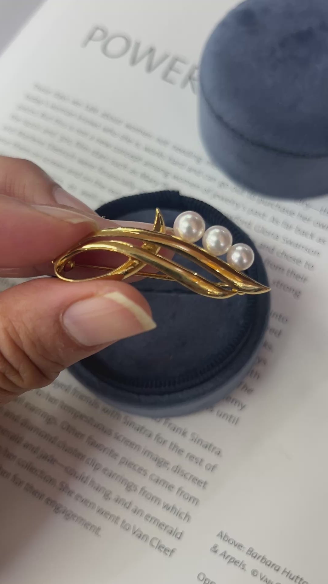 Vintage 18K Yellow Gold  Mikimoto Cultured Pearl Brooch