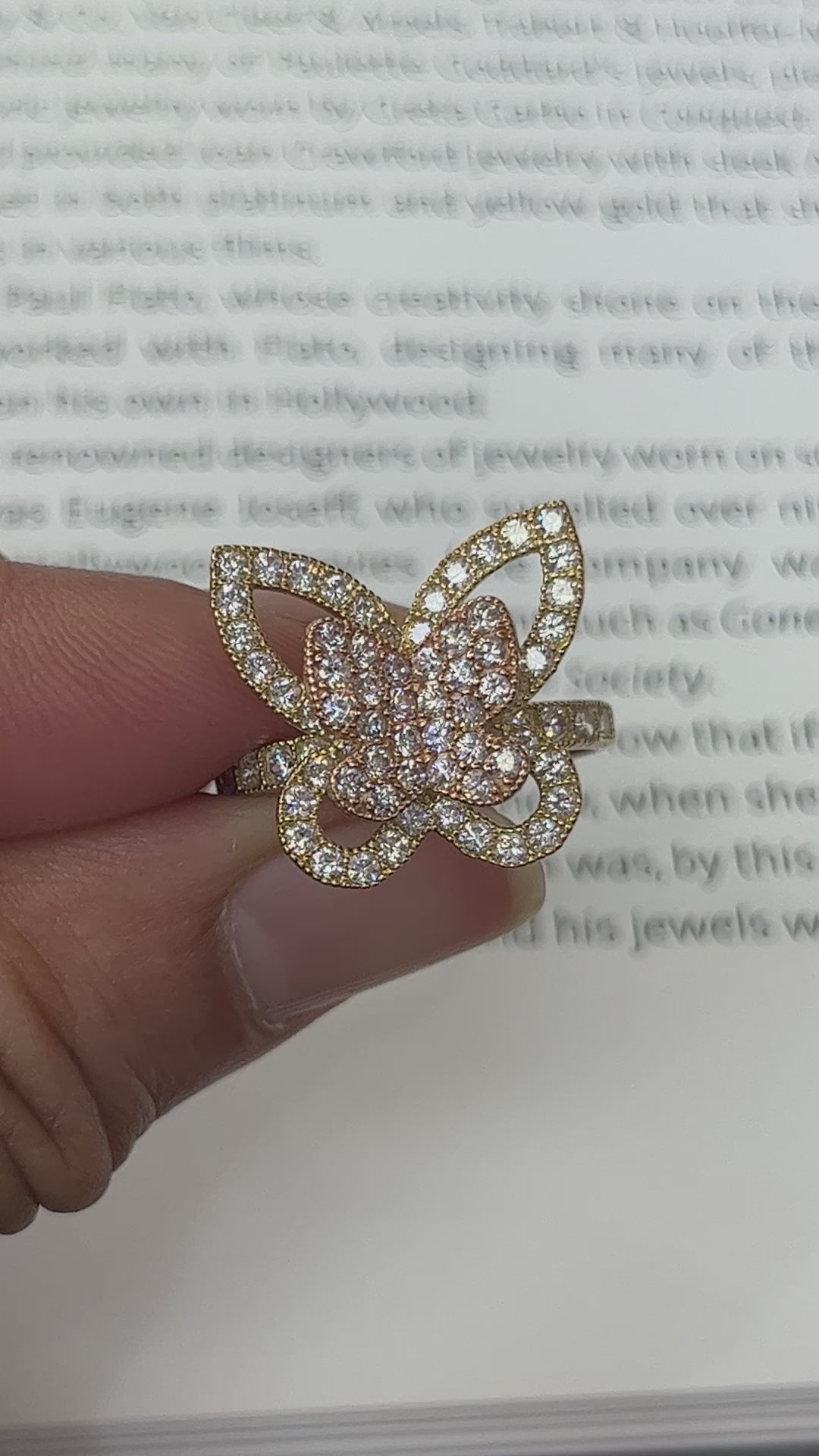 Vintage Lovely 10K Two Tone Gold Butterfly Ring.