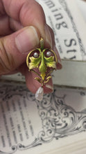 Load and play video in Gallery viewer, Antique Art Nouveau Krementz Enamel Ivy Leaf 14K Yellow Gold Pearl Pendant.
