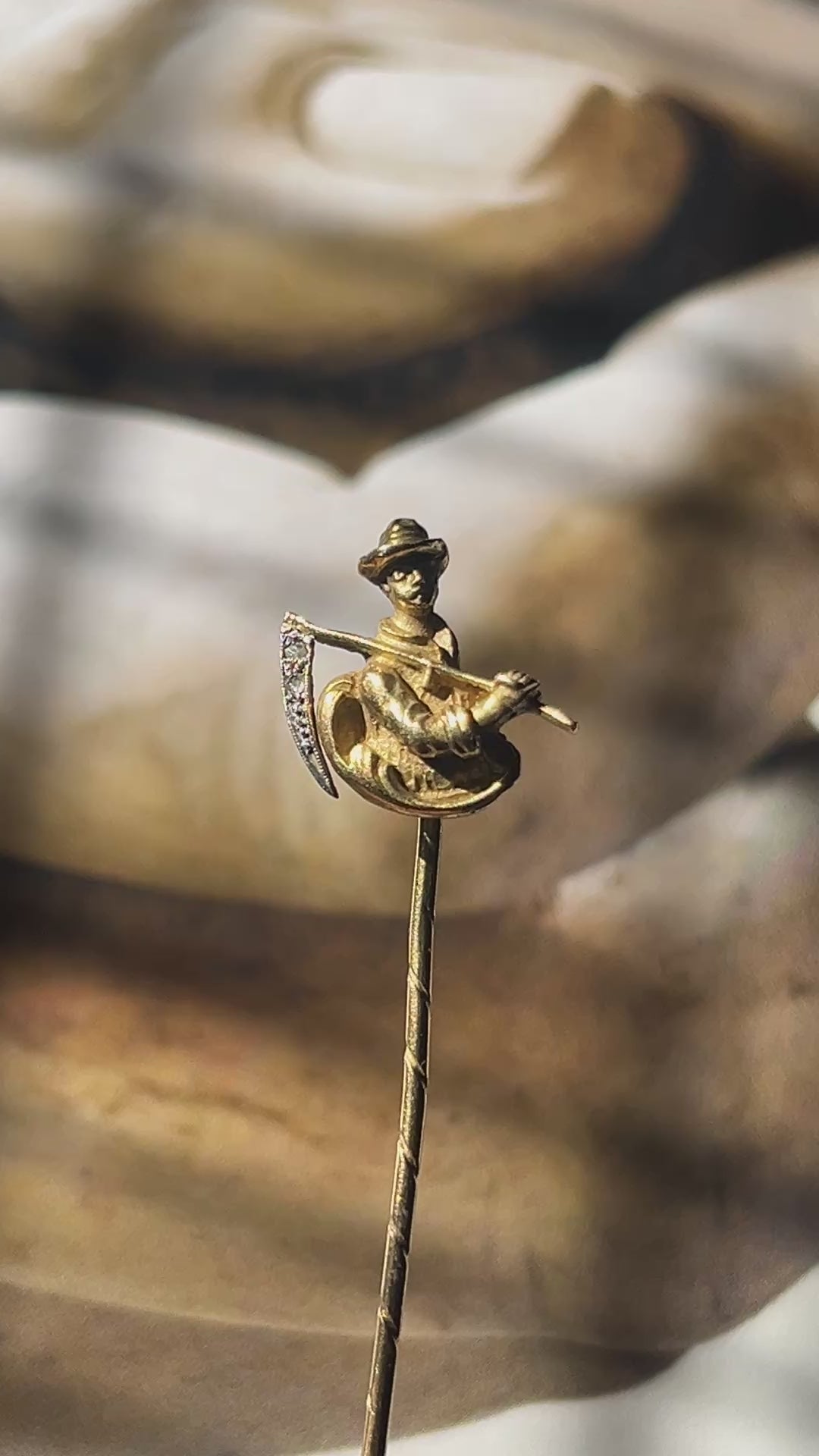 Vintage 18K Yellow Gold “Gold Digger” Diamond stick Pin