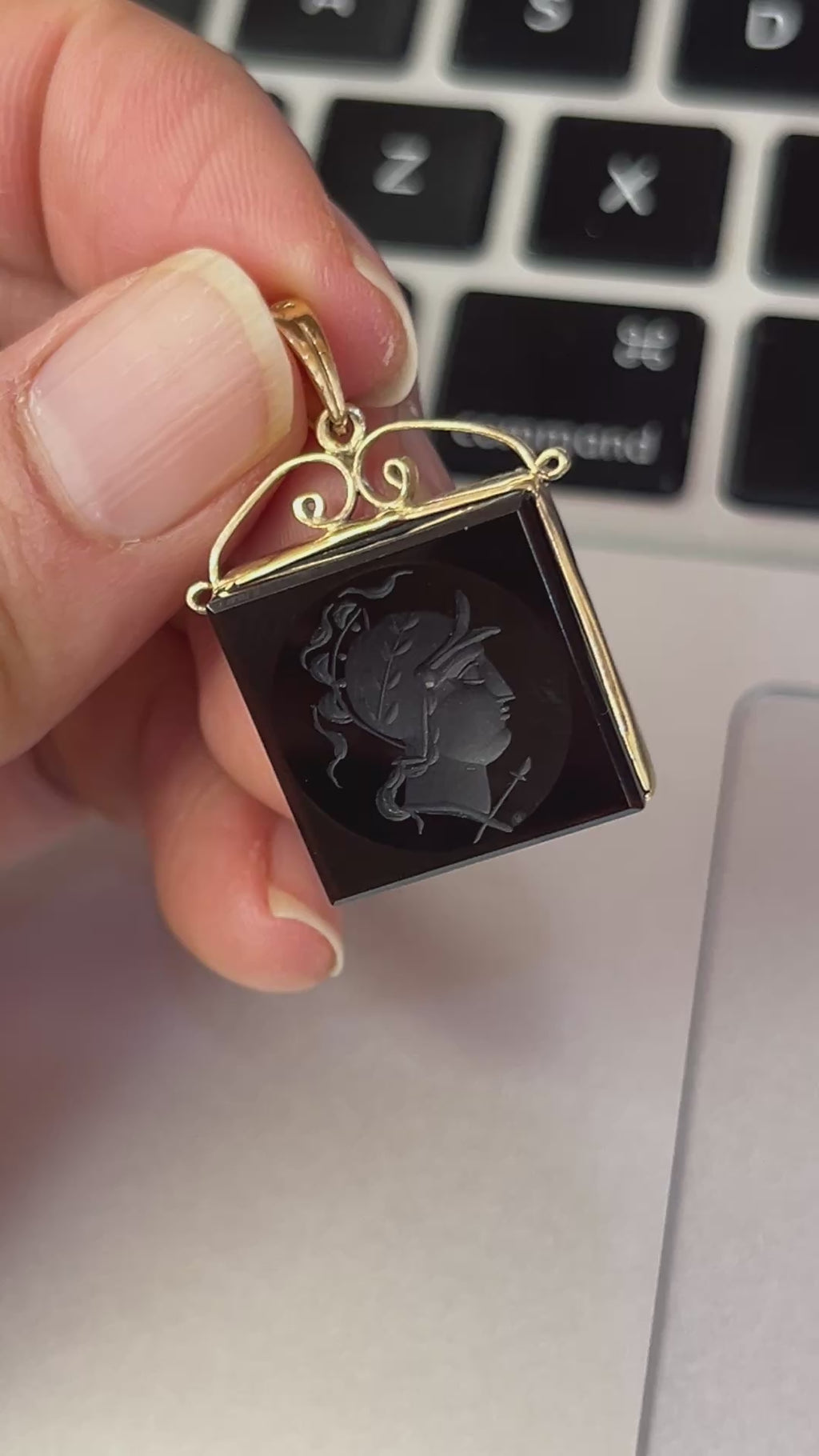 Vintage Intaglio Carved Carnelian 14K Yellow Gold Pendant