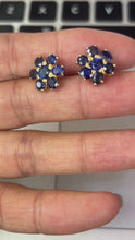 Load and play video in Gallery viewer, Vintage 18K Yellow Gold Sapphire Flower Studs

