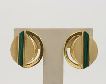 Load image into Gallery viewer, 1970&#39;s 18K Yellow Gold Malachite Clip Earrings
