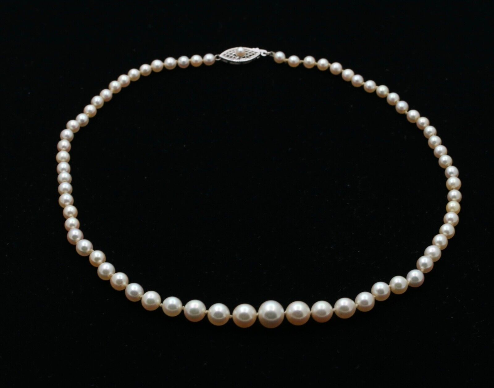 Vintage Classic Pearl 14K White gold Clasp Necklace