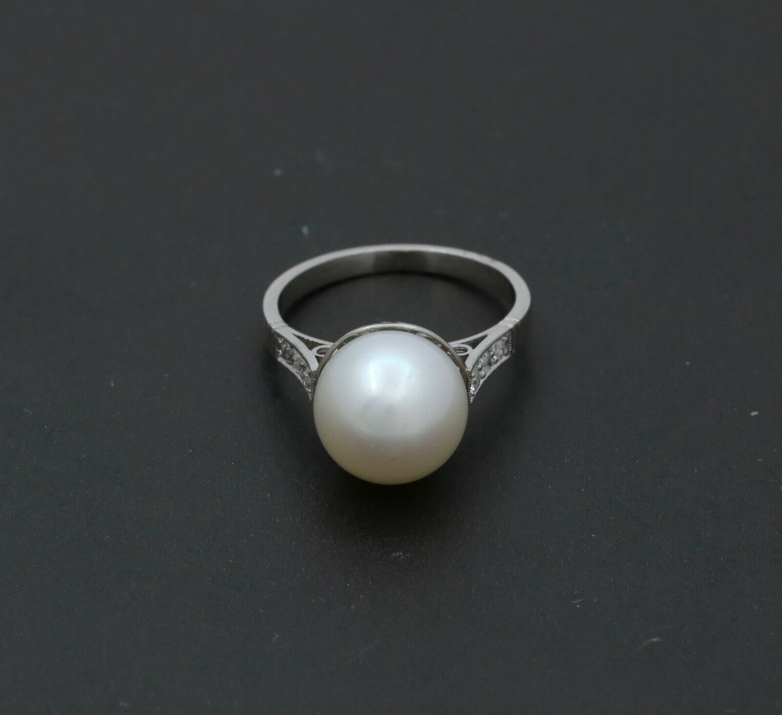 Art Deco Pearl Old Cut Diamonds Platinum Ring