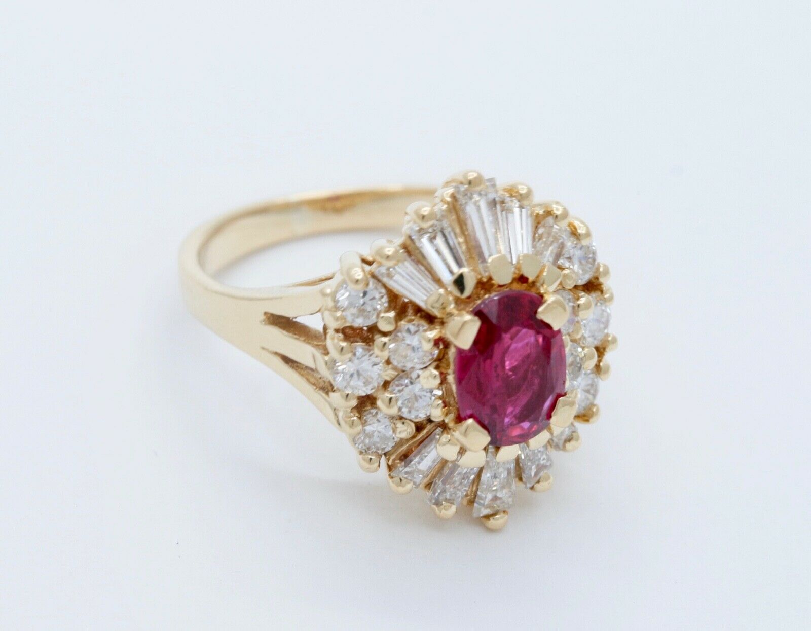 Elegant Ruby Diamonds 18K Yellow Gold Vintage Cluster Ring