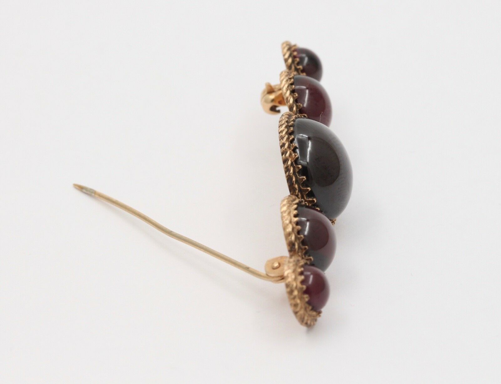 Victorian Cabochon Garnets 14K Yellow Gold Brooch Pin