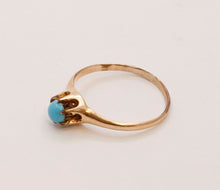 Load image into Gallery viewer, Victorian Claw Mounted Turquoise 9K Yellow Gold Ring
