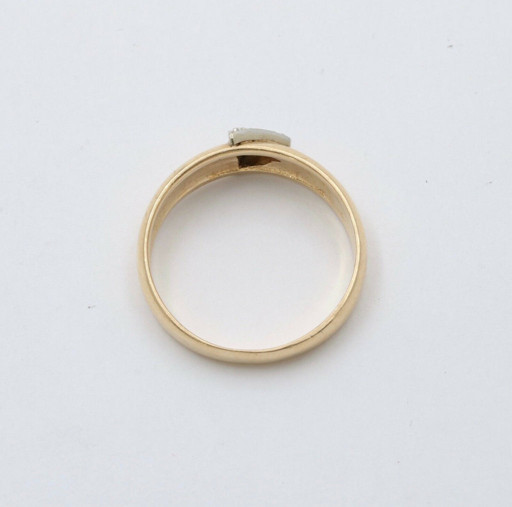 Vintage Geometric Triangle Diamonds 14K Yellow Gold Ring