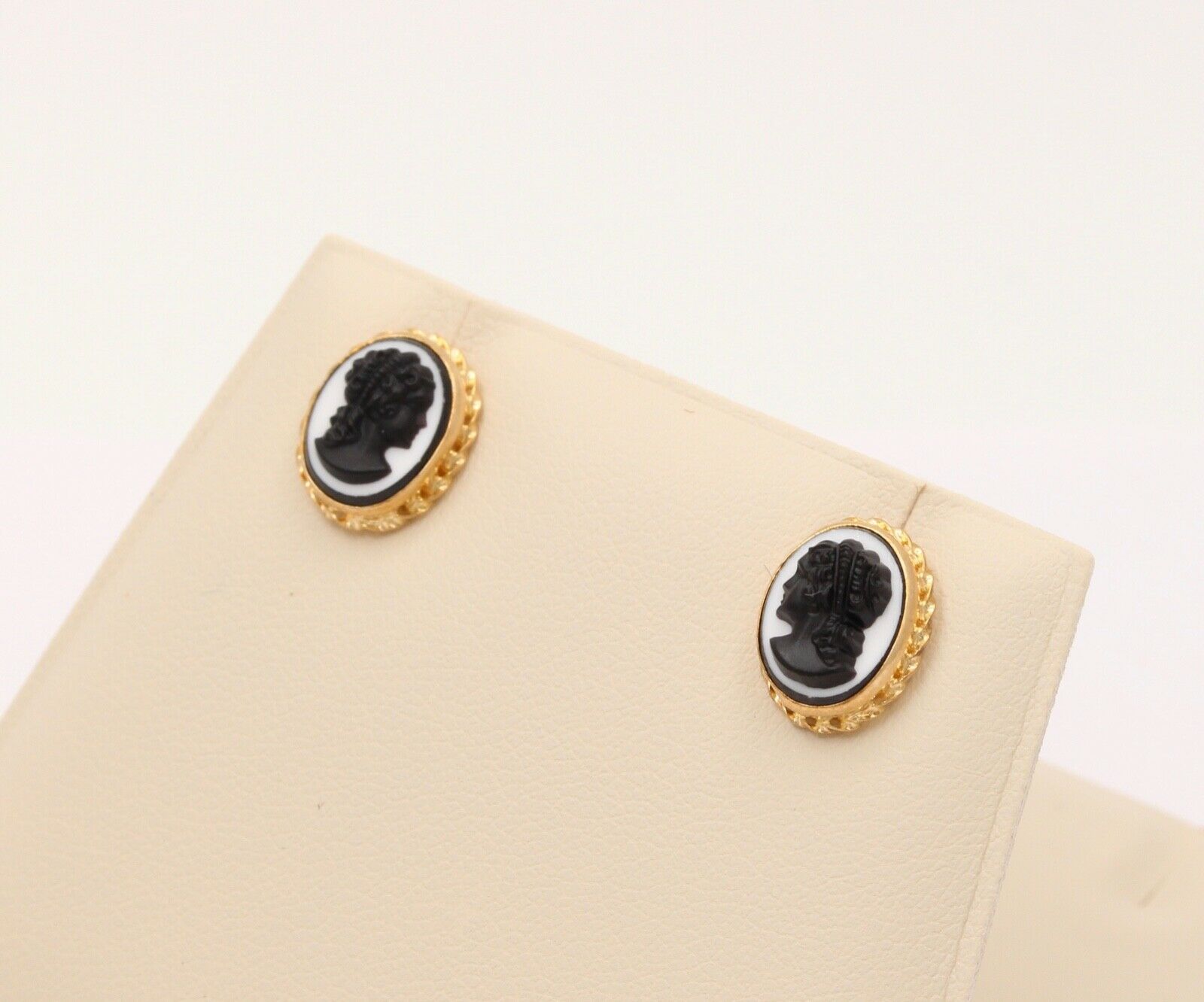Vintage Victorian Revival Cameo 14K Yellow Gold Earrings