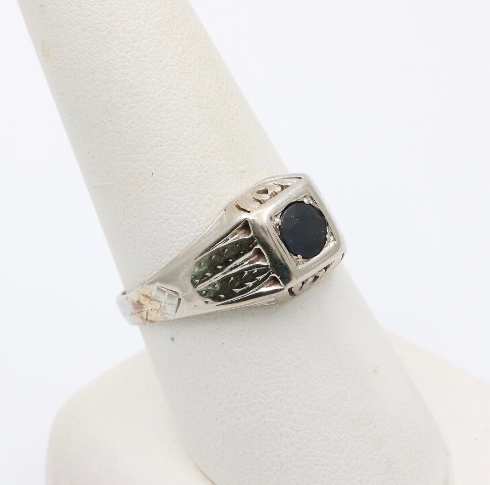 Art Deco Sapphire 14K White Gold Unisex Ring Band