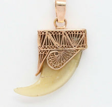 Load image into Gallery viewer, Vintage 14K Yellow Gold Claw Pendant
