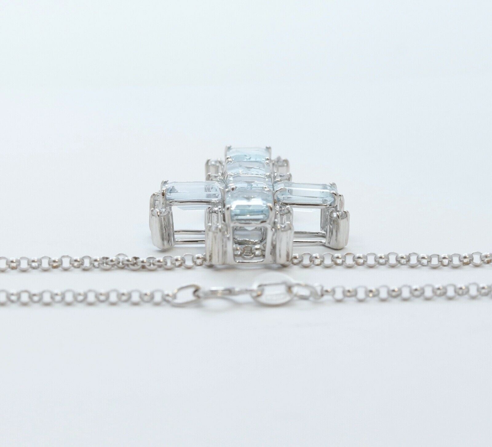 Vintage Ladies Aquamarine Diamonds 18K White Gold Cross and Chain