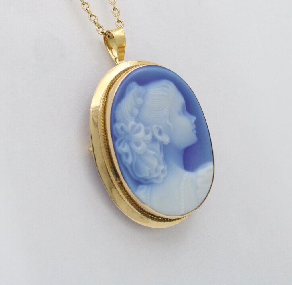 Vintage Italian Cameo 18K Yellow Gold Brooch Pendant