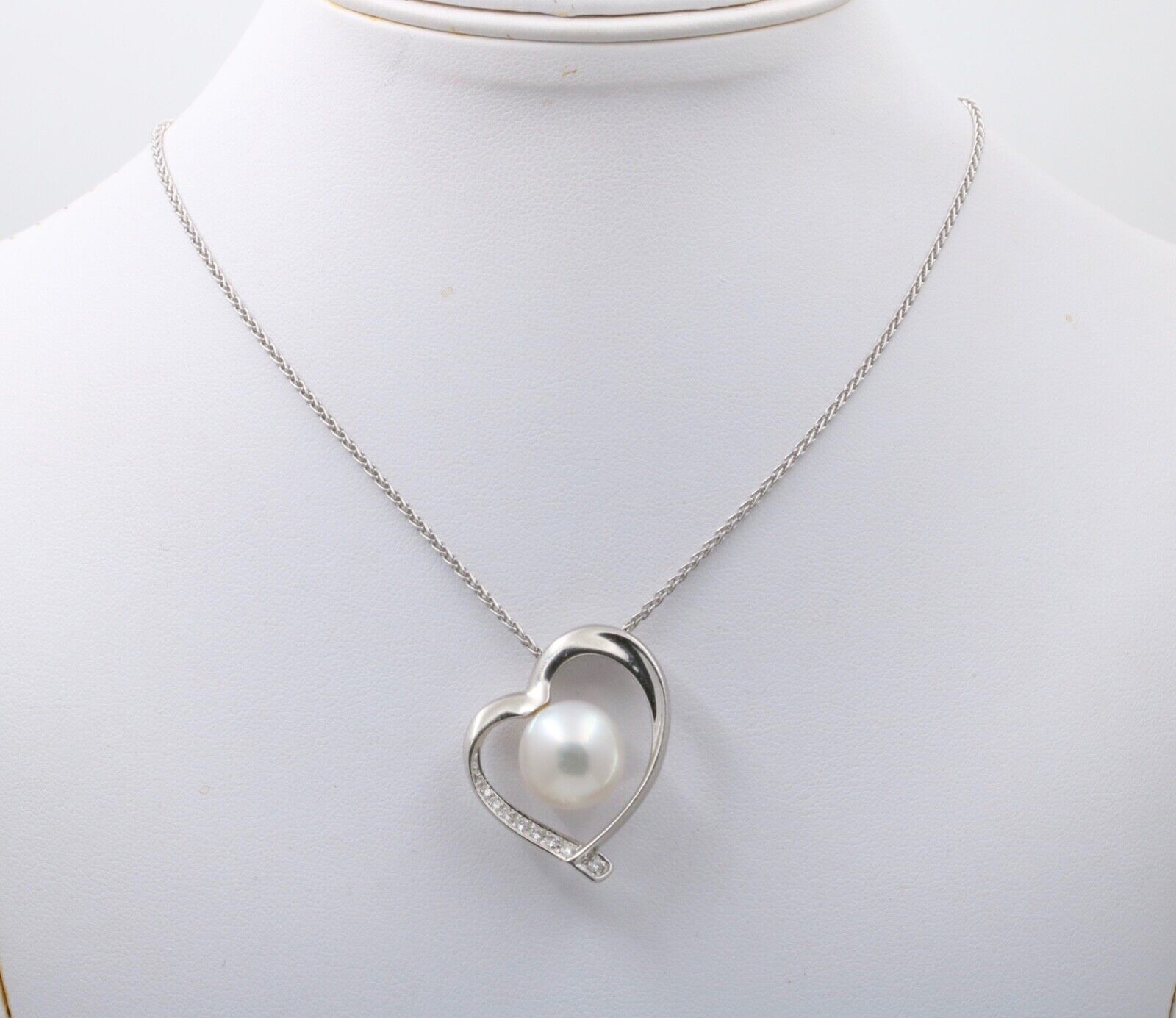 Vintage South Sea Pearl Diamonds 18K White Gold Pendant and Chain