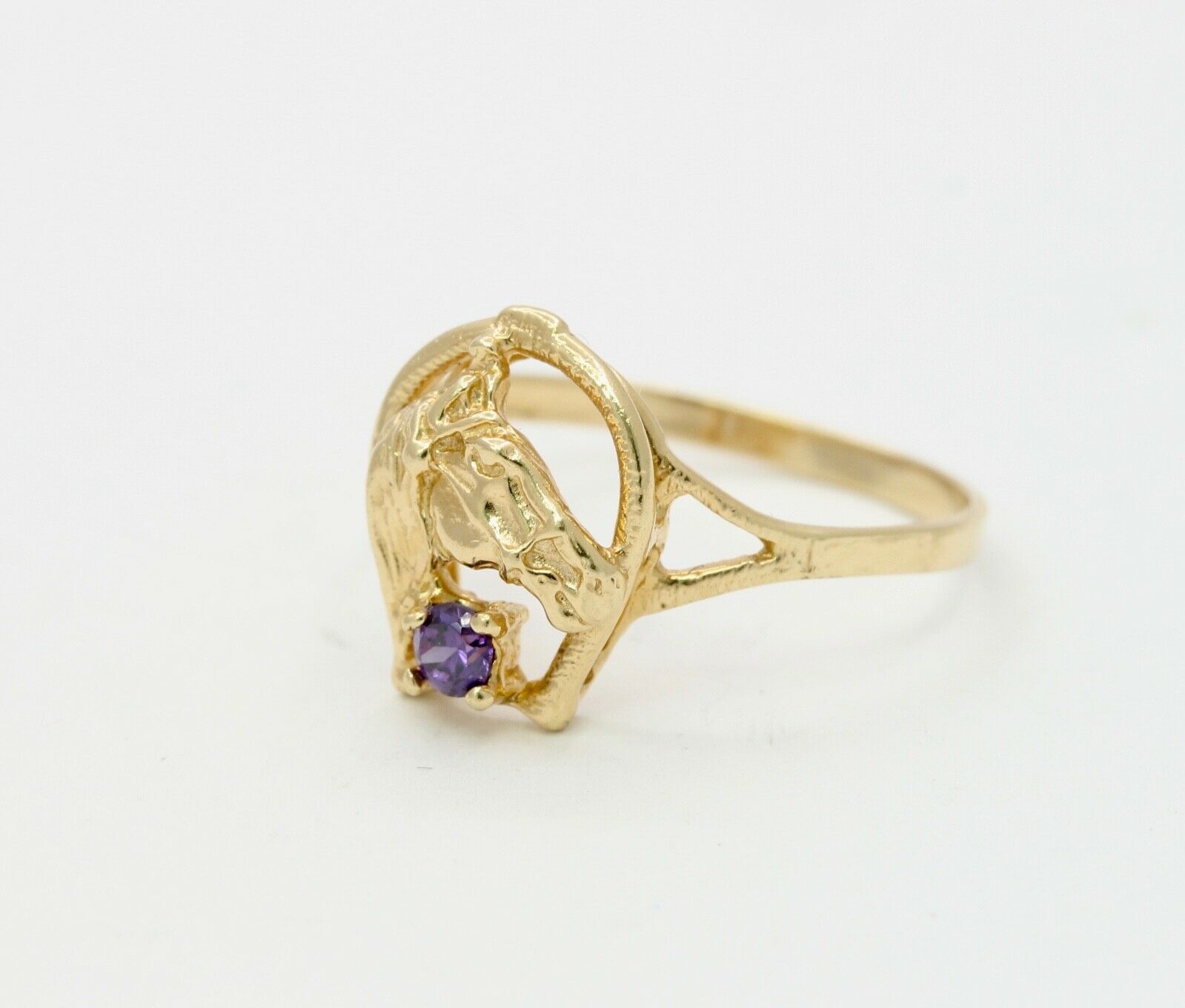 Vintage Horse Portrait in Horseshoe Amethyst 14K Yellow Gold Ring