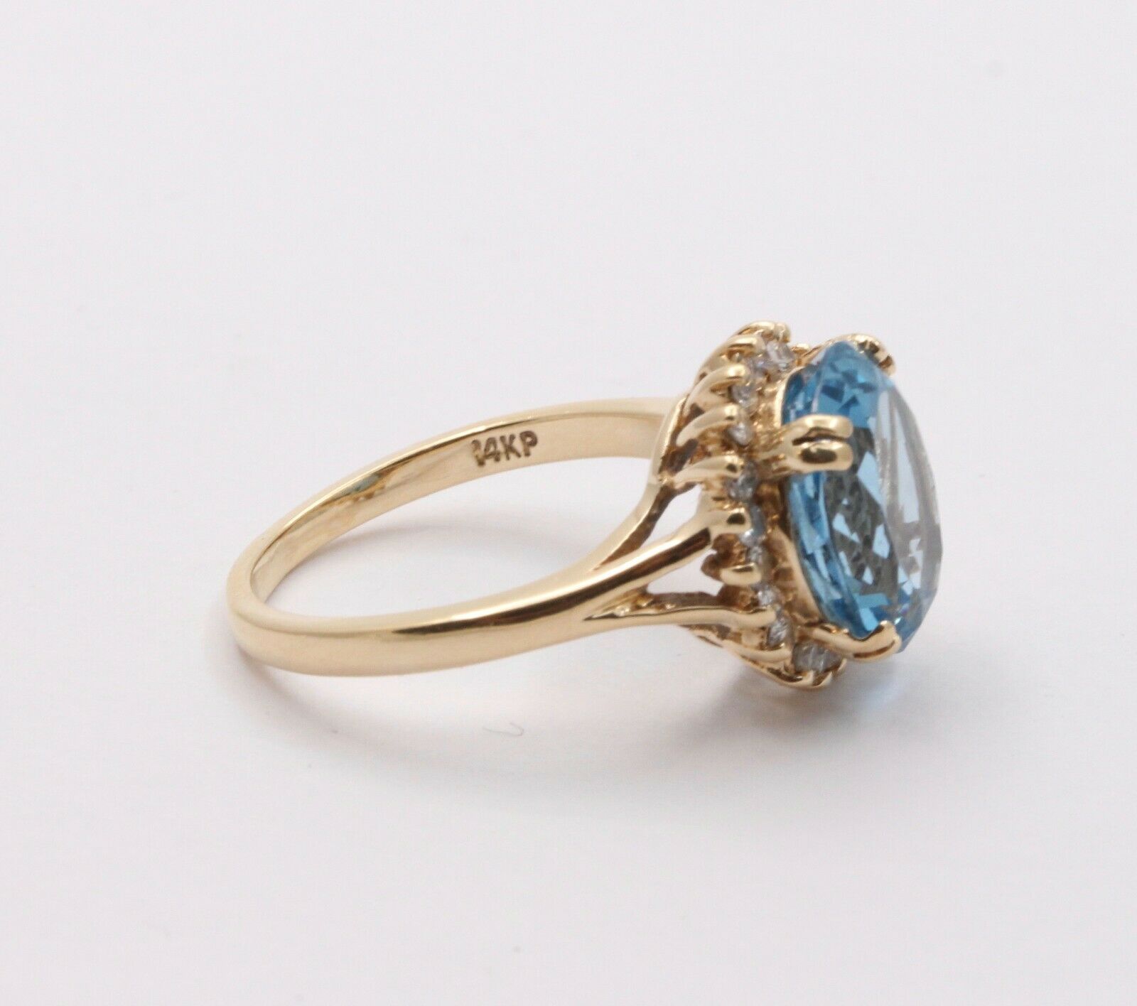 Vintage 14K Yellow Gold Blue Topaz Diamond Cocktail Ring