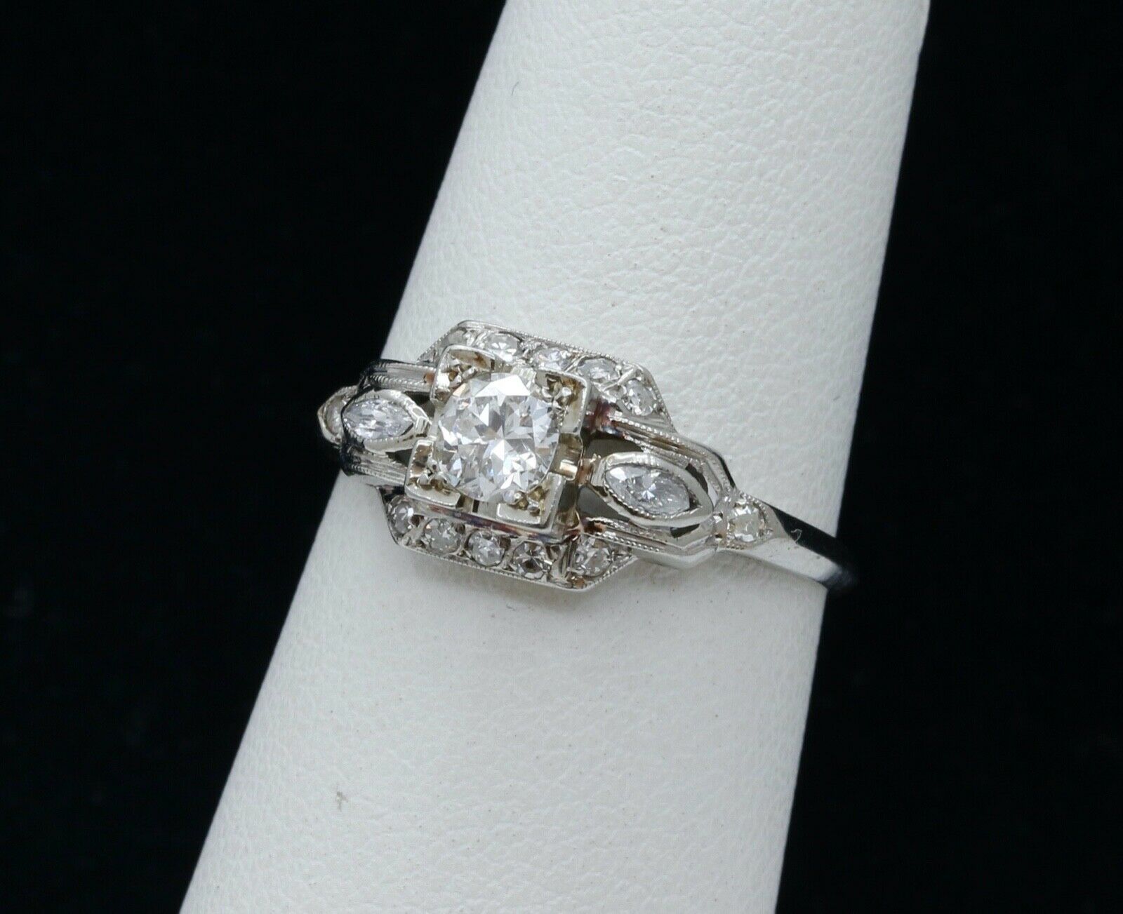 Art Deco 18K White Gold Diamonds Ring