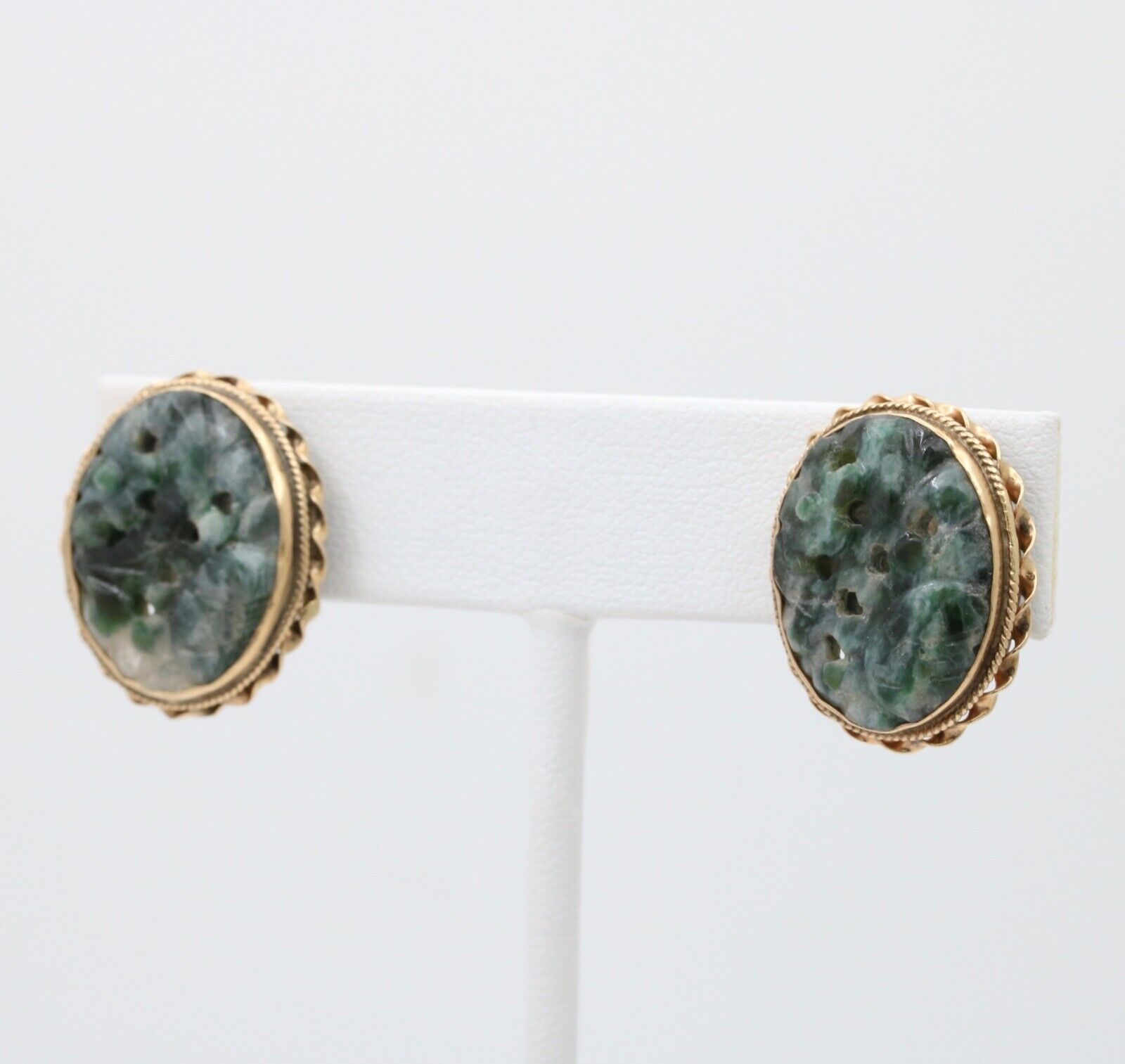 Vintage Carved Jade Flowers 14K Yellow Gold Earrings