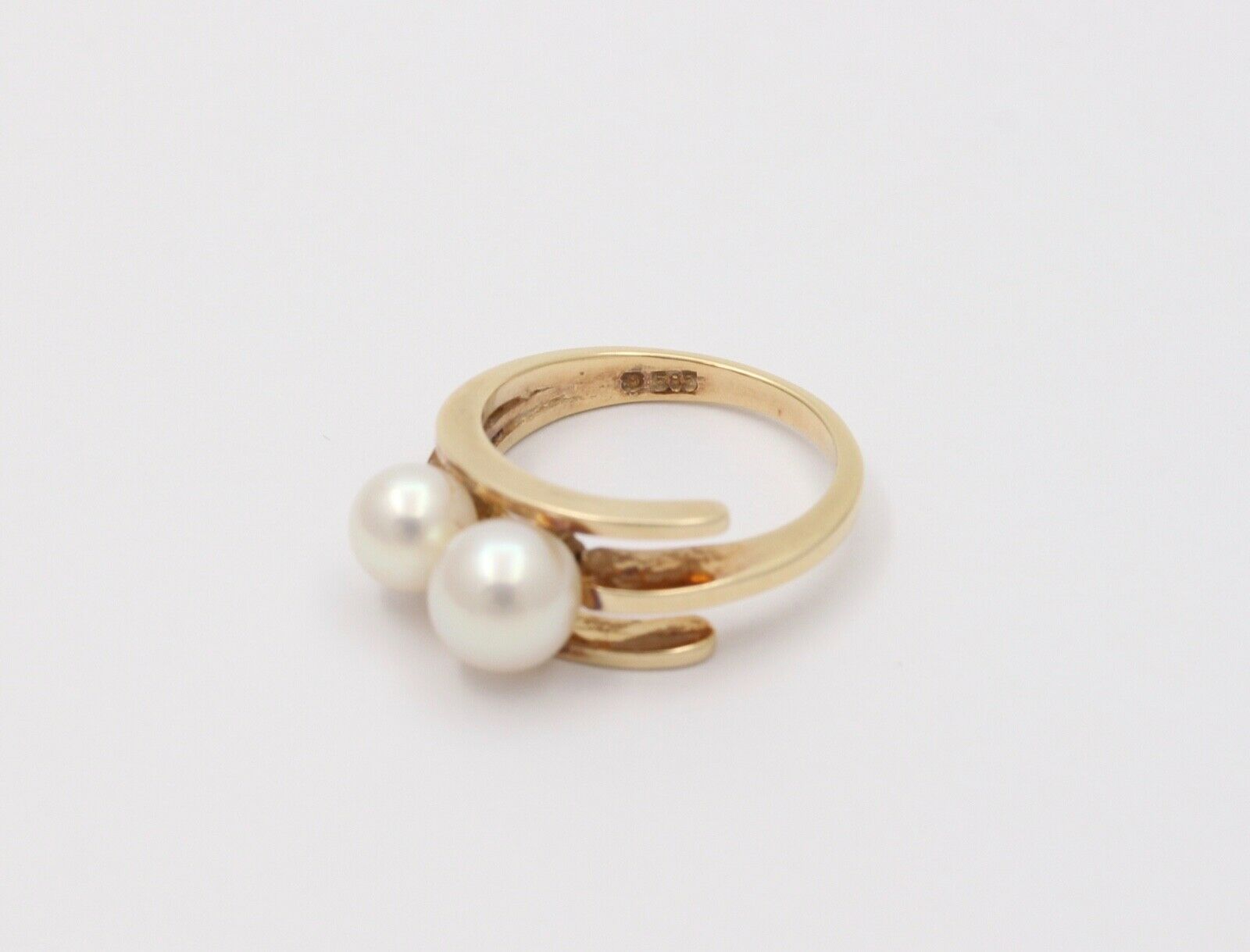 Vintage Mikimoto 14K Yellow Gold Akoya Pearls Bypass Ring