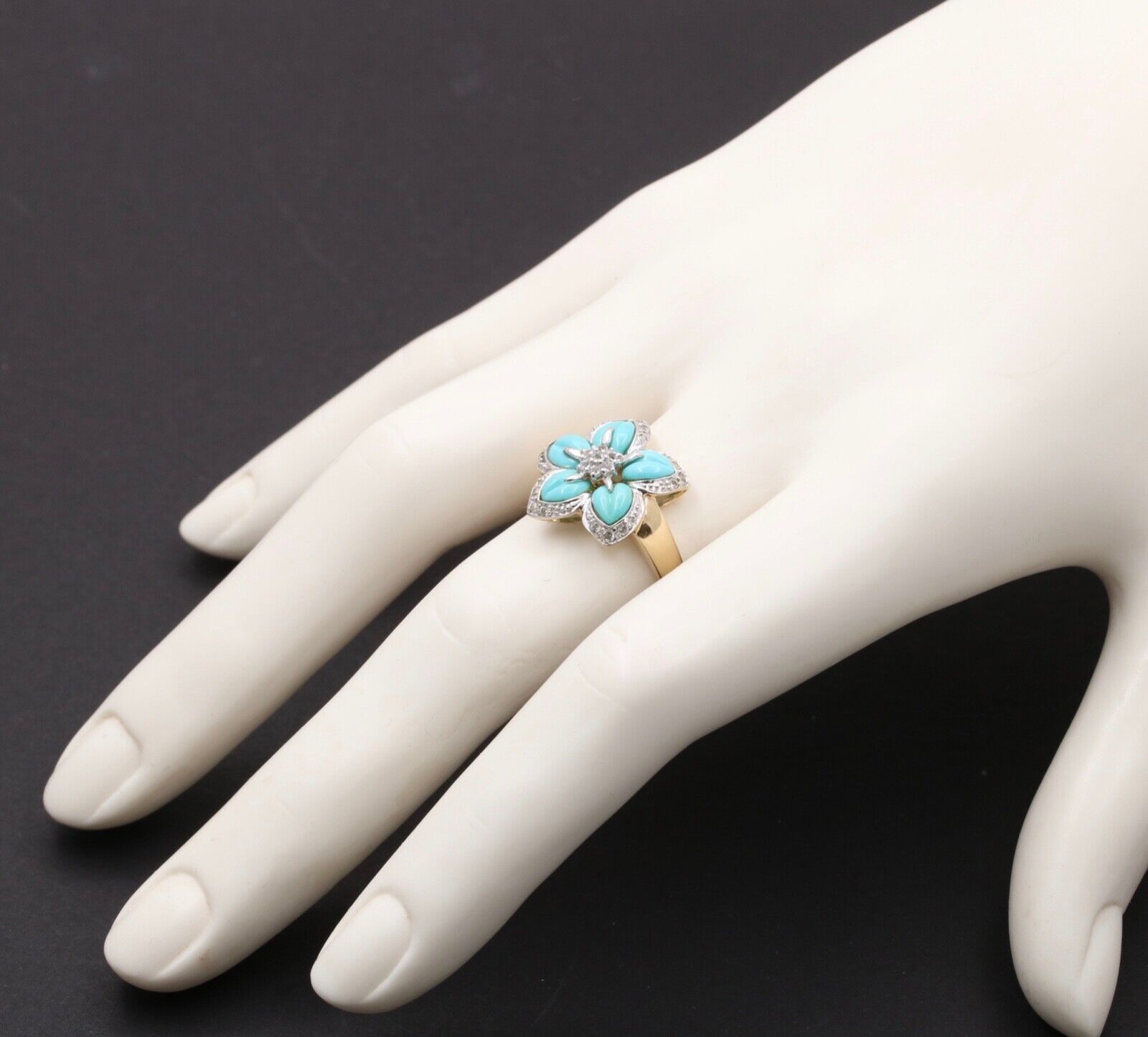 Vintage 18K Yellow Gold Turquoise & Diamond Flower RIng , Cocktail Ring