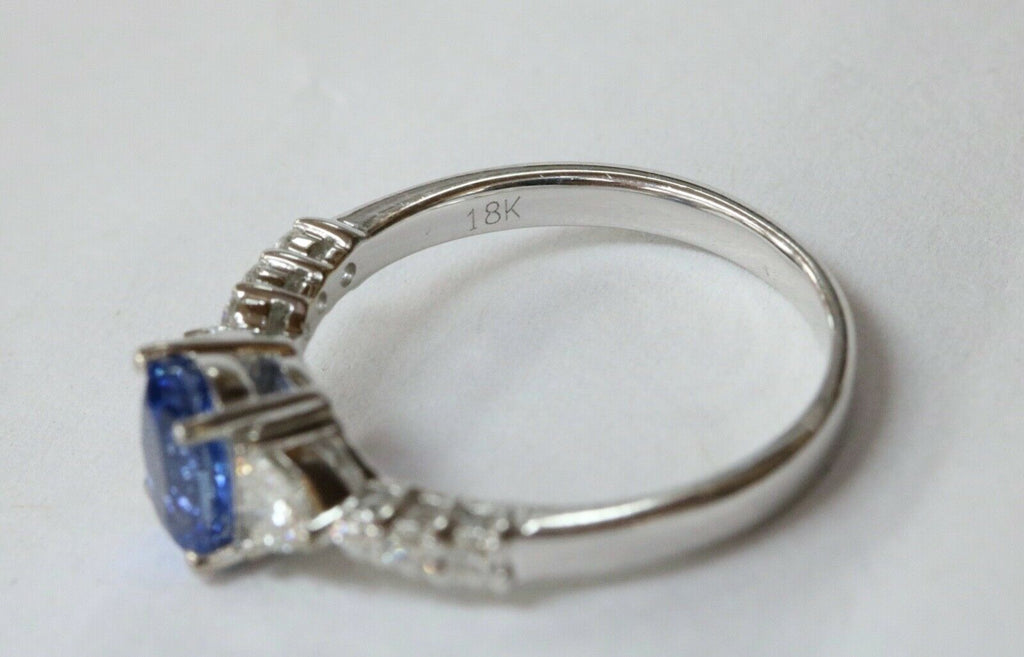 Elegant Ceylon Sapphire Diamonds 18K White Gold Ring