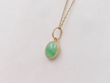 Load image into Gallery viewer, Vintage Jade 18K Yellow Gold Pendant
