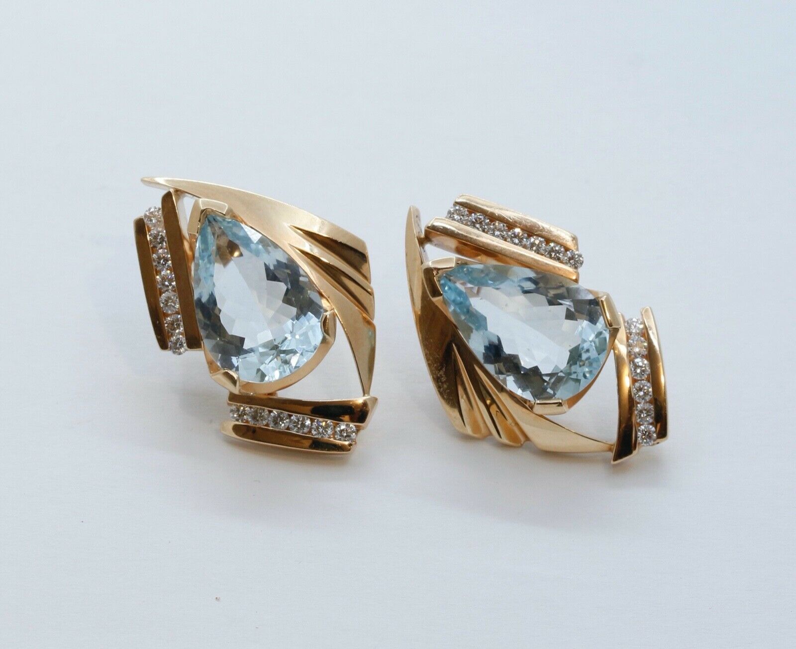 Luxury Earrings!!!! Large Pear Aquamarines Diamonds 14K Yellow Gold Earrings