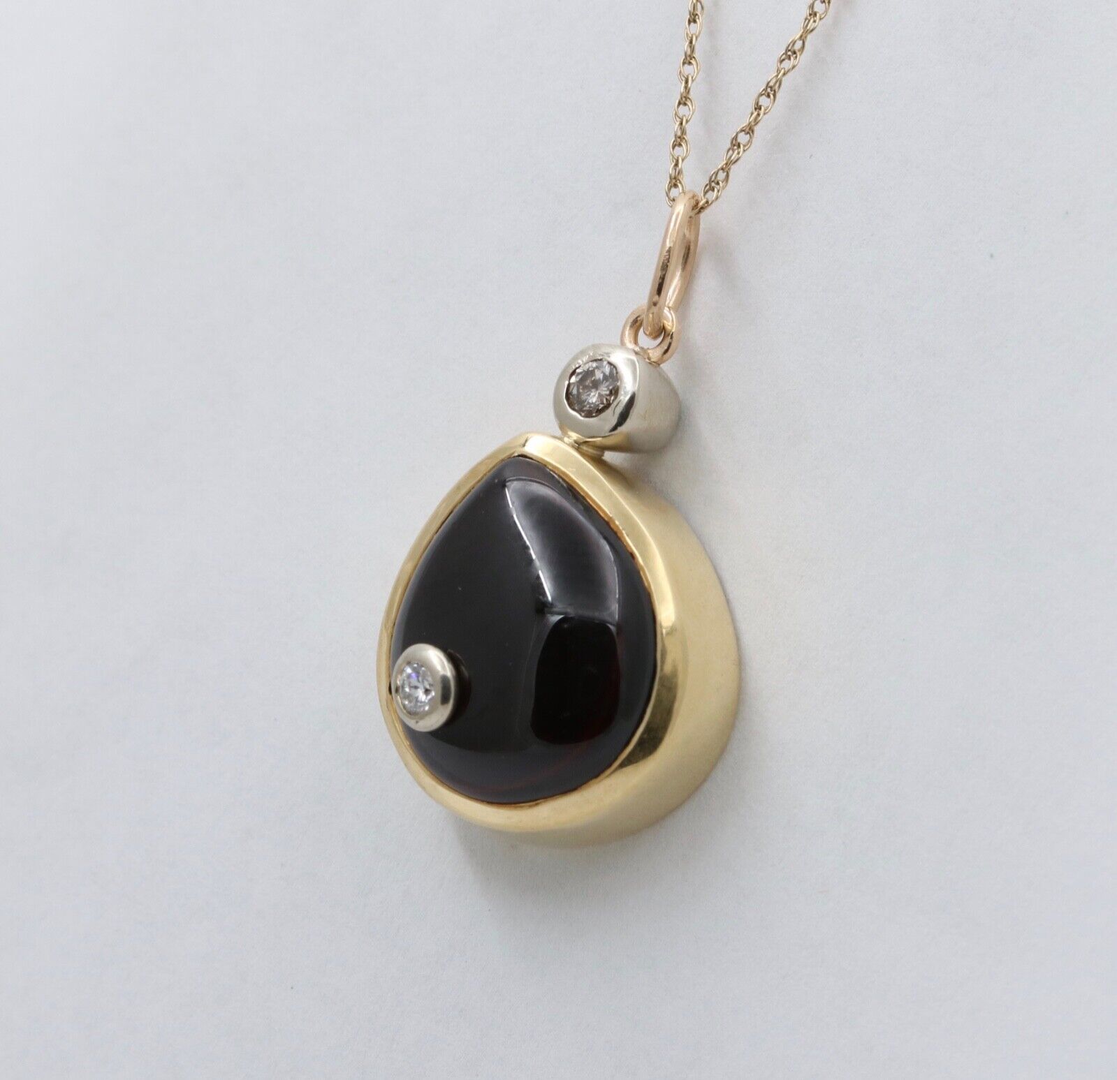 Vintage 18K Yellow Gold Rhodolite Garnet And DIamond Teardrop Pendant , Necklace