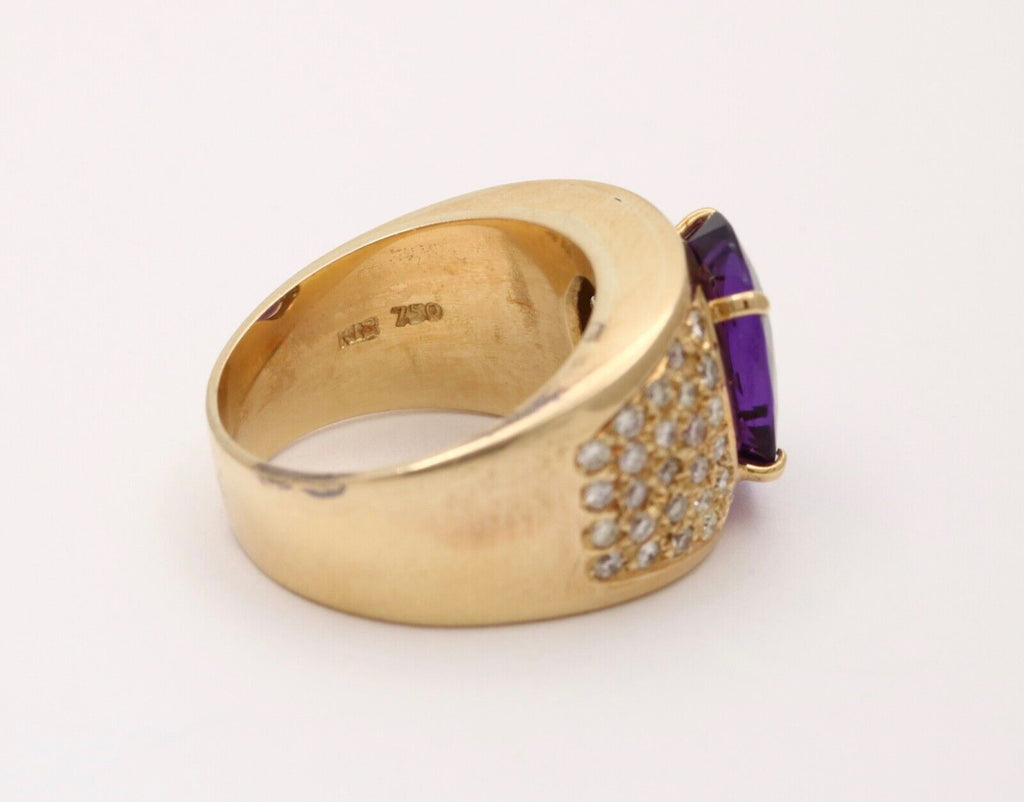 Vintage Amethyst Diamonds 18K Yellow Gold Cocktail Ring