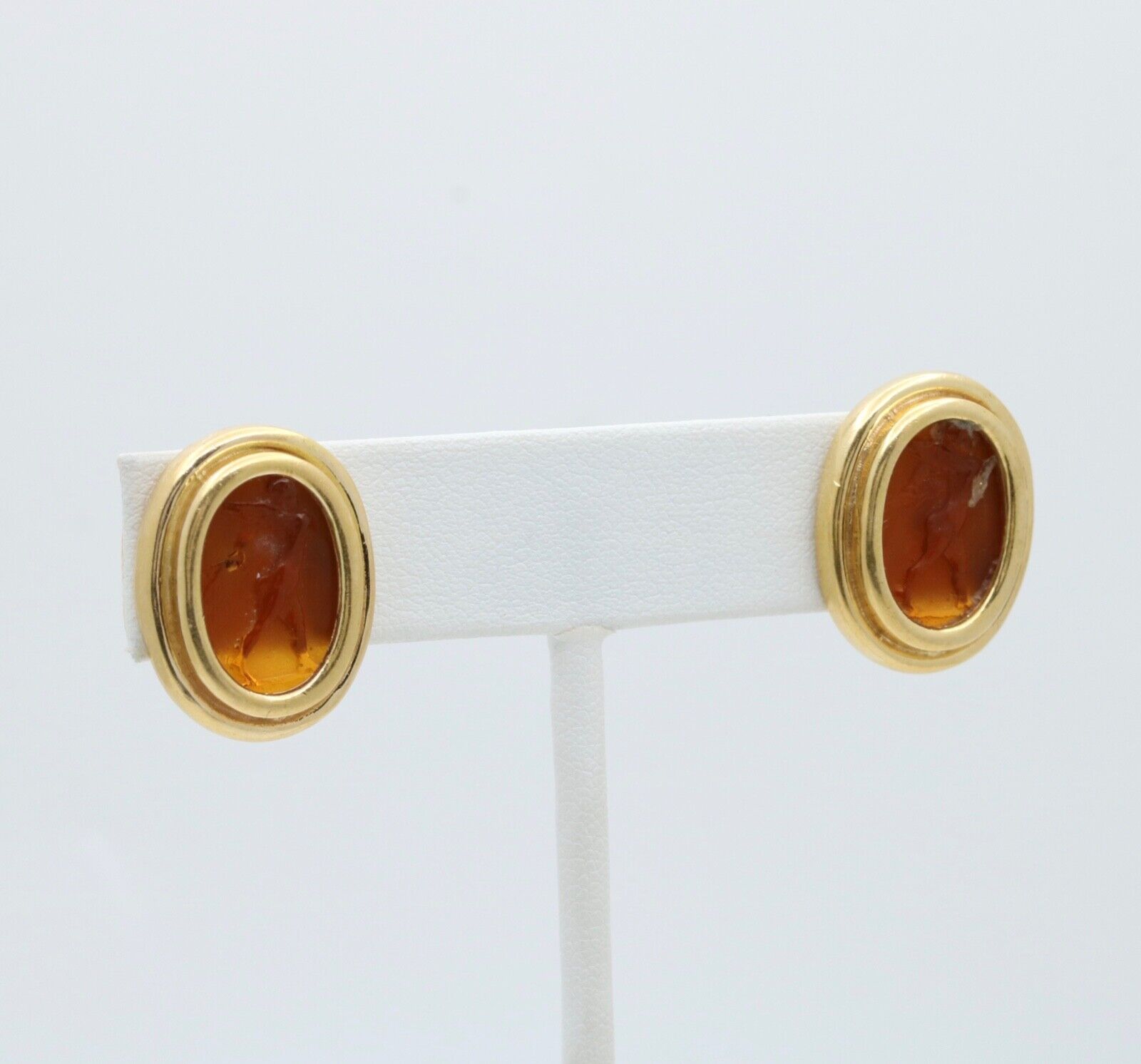 Timeless Art glass 18K Yellow Gold Clip Earrings