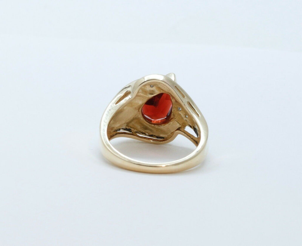 Vintage Ladies Garnet Diamonds 14K Yellow Gold Ring