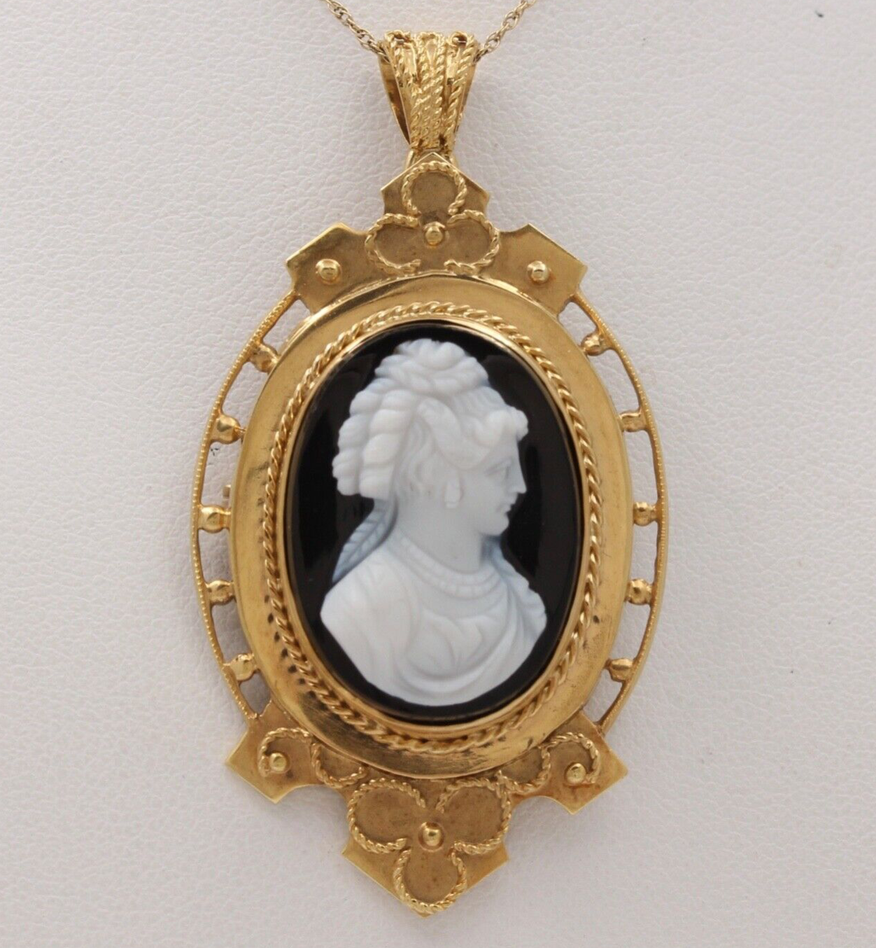 Antique 10K Yellow Gold Onyx Cameo Pendant Brooch
