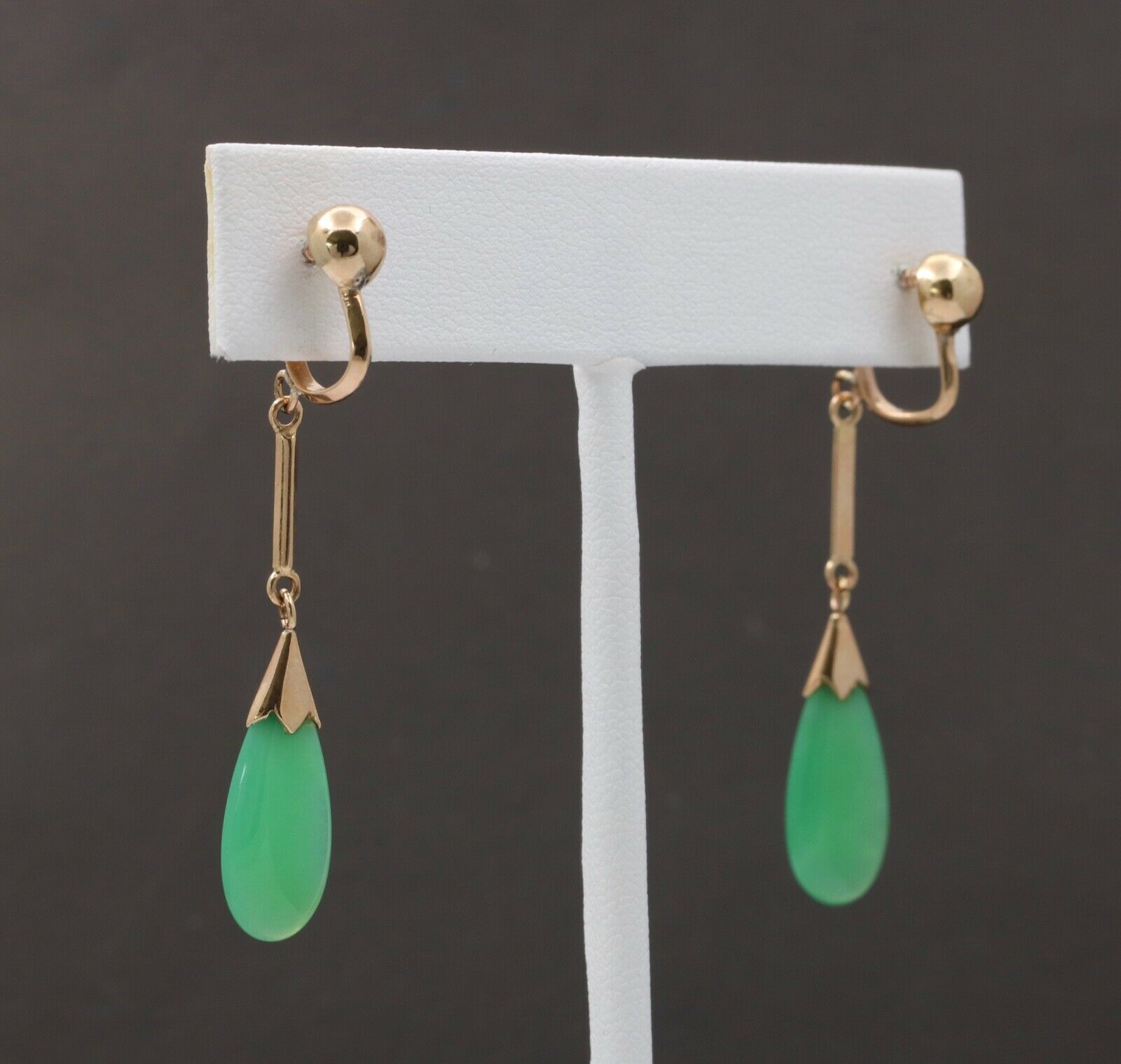 Vintage 14K Yellow Gold Green Chrysoprase Drop Earrings, Screw Back Earrings.