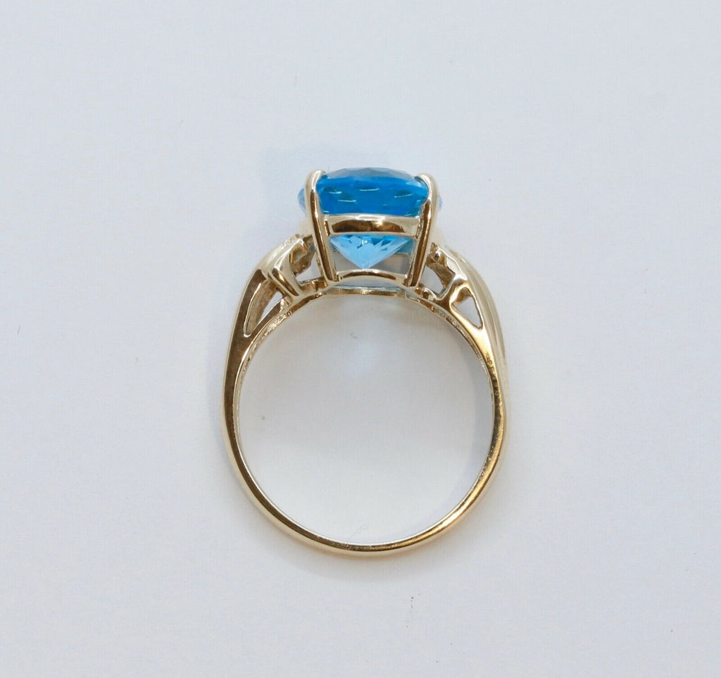 Vintage Oval London Blue Topaz 10K Yellow Gold Ring