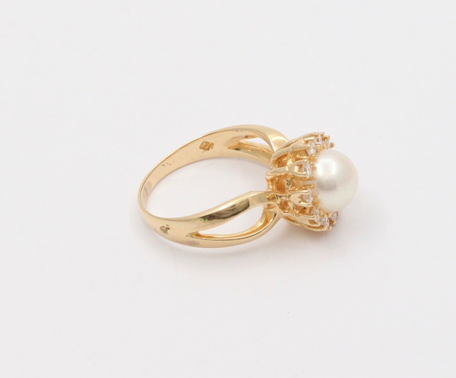 Mikimoto Vintage Pearl Diamonds 14K Yellow Gold Ring