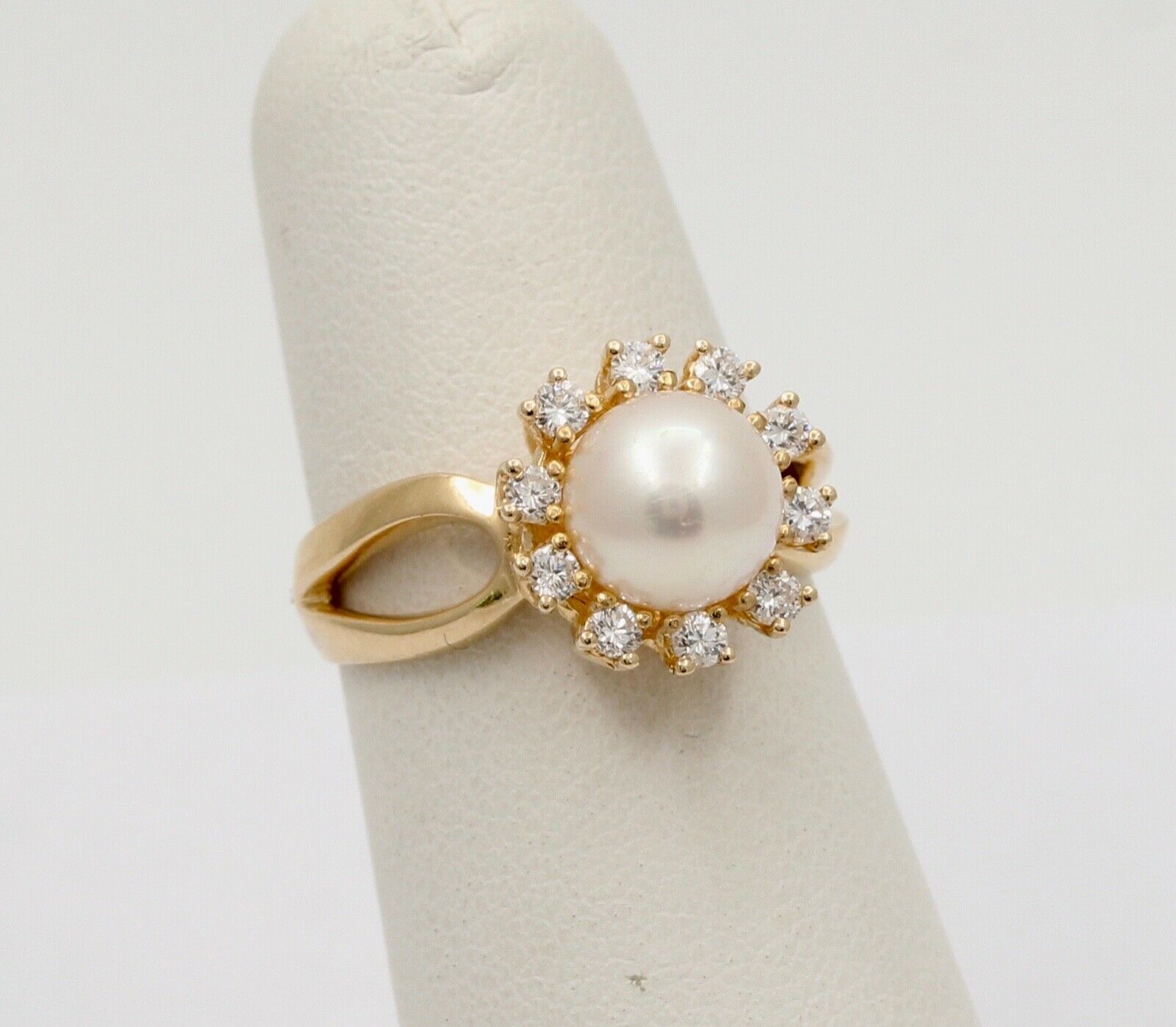 Mikimoto Vintage Pearl Diamonds 14K Yellow Gold Ring