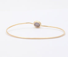 Load image into Gallery viewer, Vintage Star Sapphire 18K Yellow Gold Bangle
