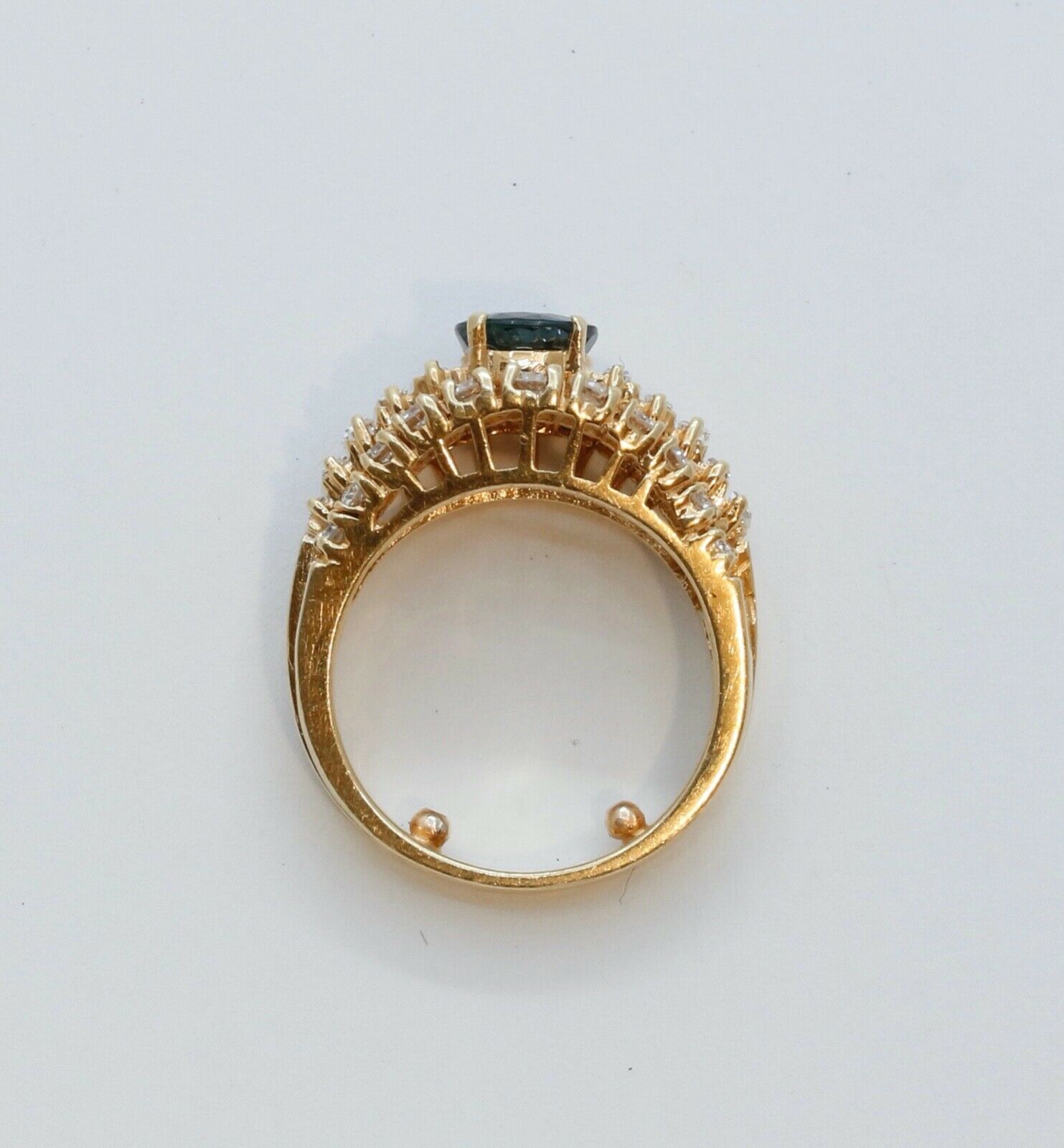 Vintage Ladies Blue Sapphire Diamonds 18K Yellow Gold Ring