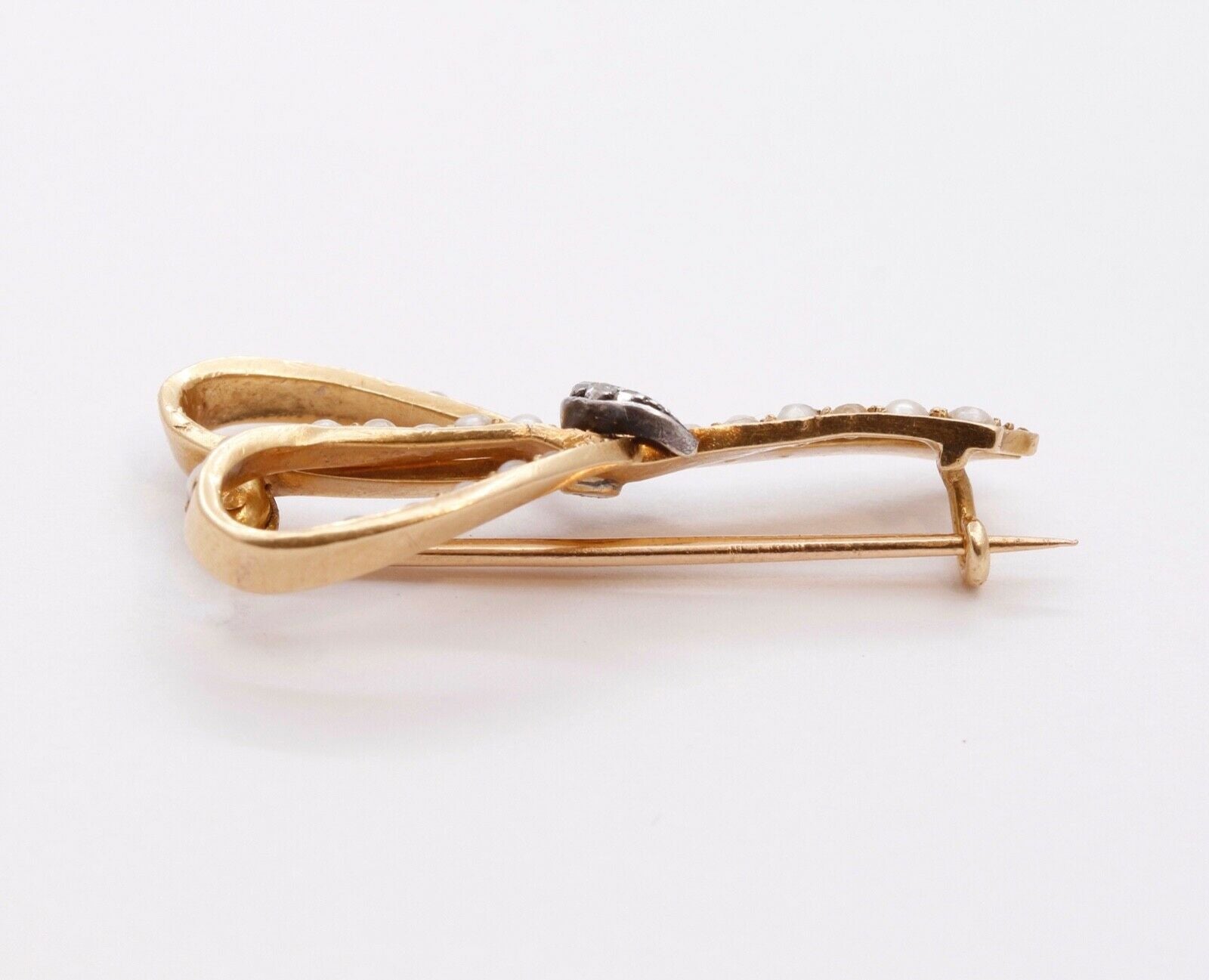 Victorian Ribbon 18K Yellow White Gold Diamonds Seed Pearls Brooch Pin