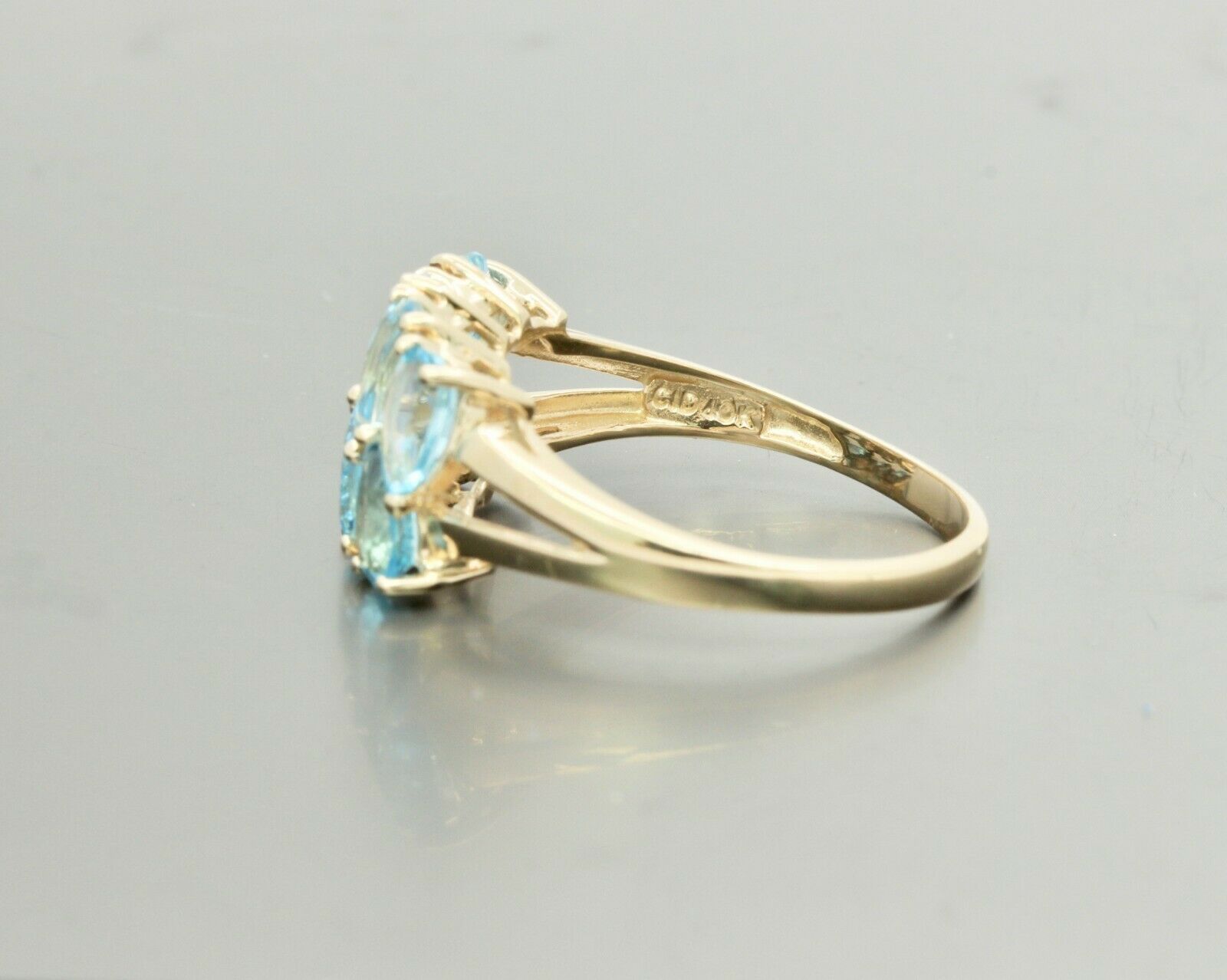 Vintage 10K Yellow Gold Blue Topaz Cluster Ring