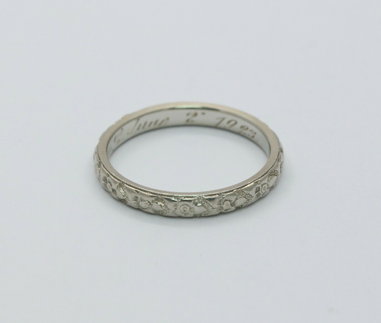 Art Deco 18K White Gold Hand Engraved Band
