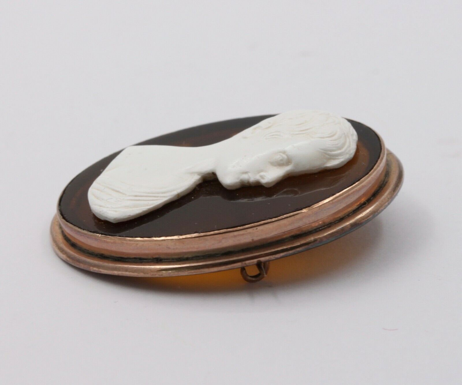 Vintage 14K Yellow Gold Cameo Brooch