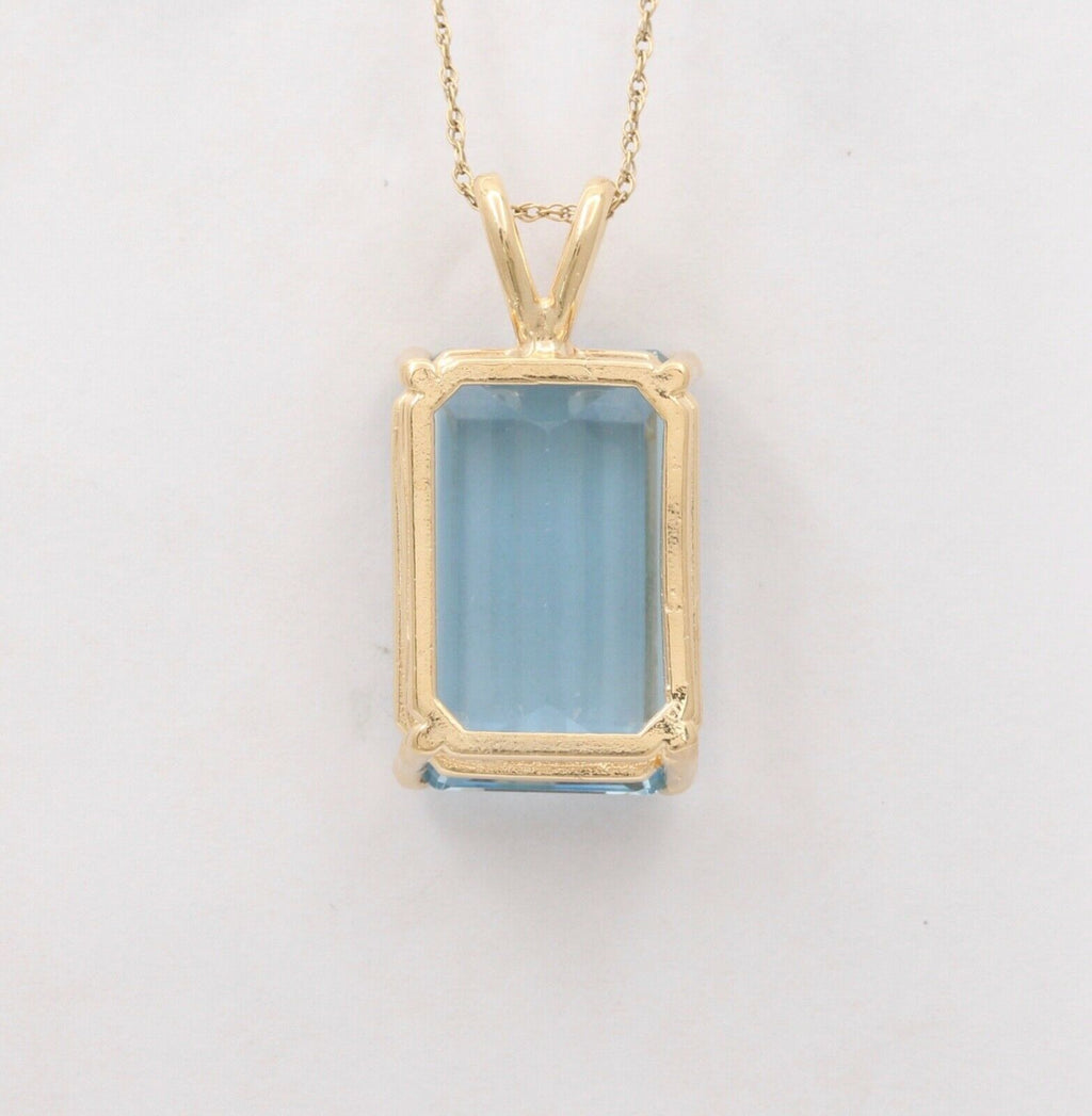 Vintage 14K Yellow Gold Solitaire Blue Topaz Pendant, Necklace. 2366