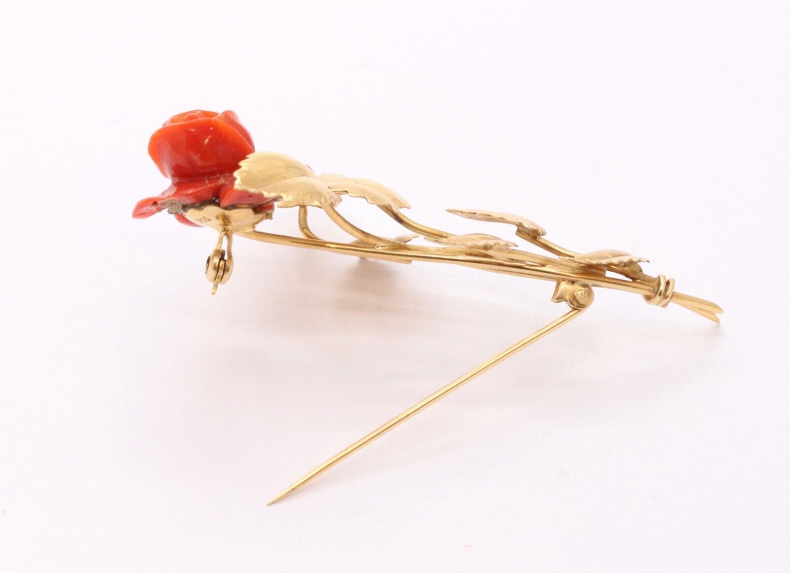 A Beautiful Vintage Rose Designed 18K Yellow Gold Carved Coral Brooch Pin
