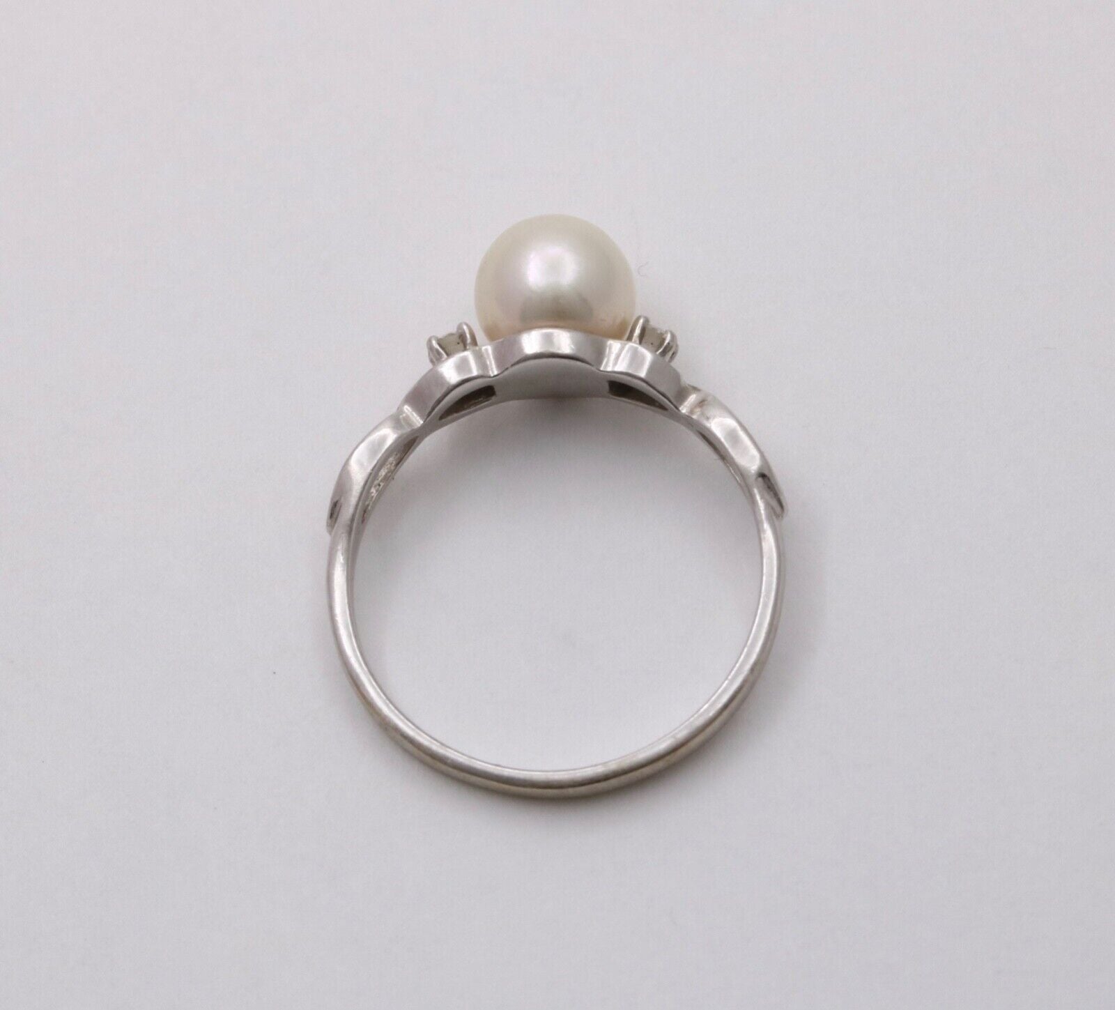 Vintage 14K White Gold Pearl & Diamond Ring Band.