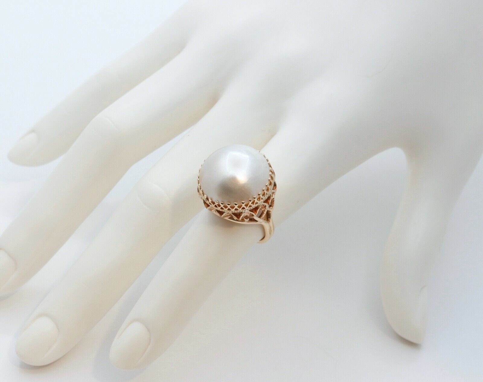 Vintage 14K Yellow Gold 19MM Mabe Pearl Ring
