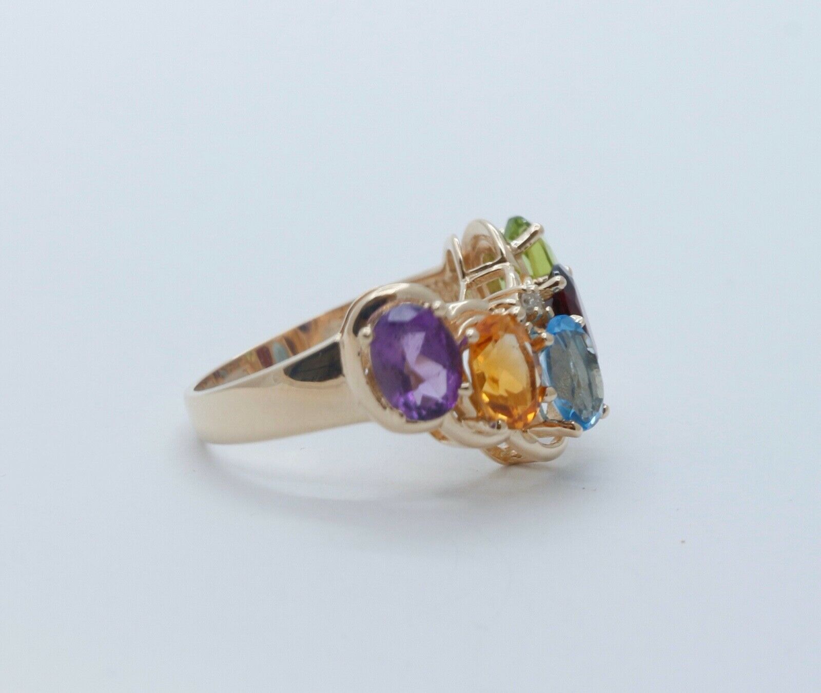 Beautiful Vintage Ladies 14K Yellow Gold Multi Stone Ring
