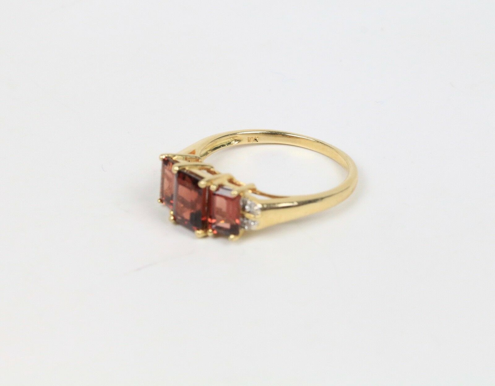 Vintage 10K Yellow Gold Garnet Diamond Ring